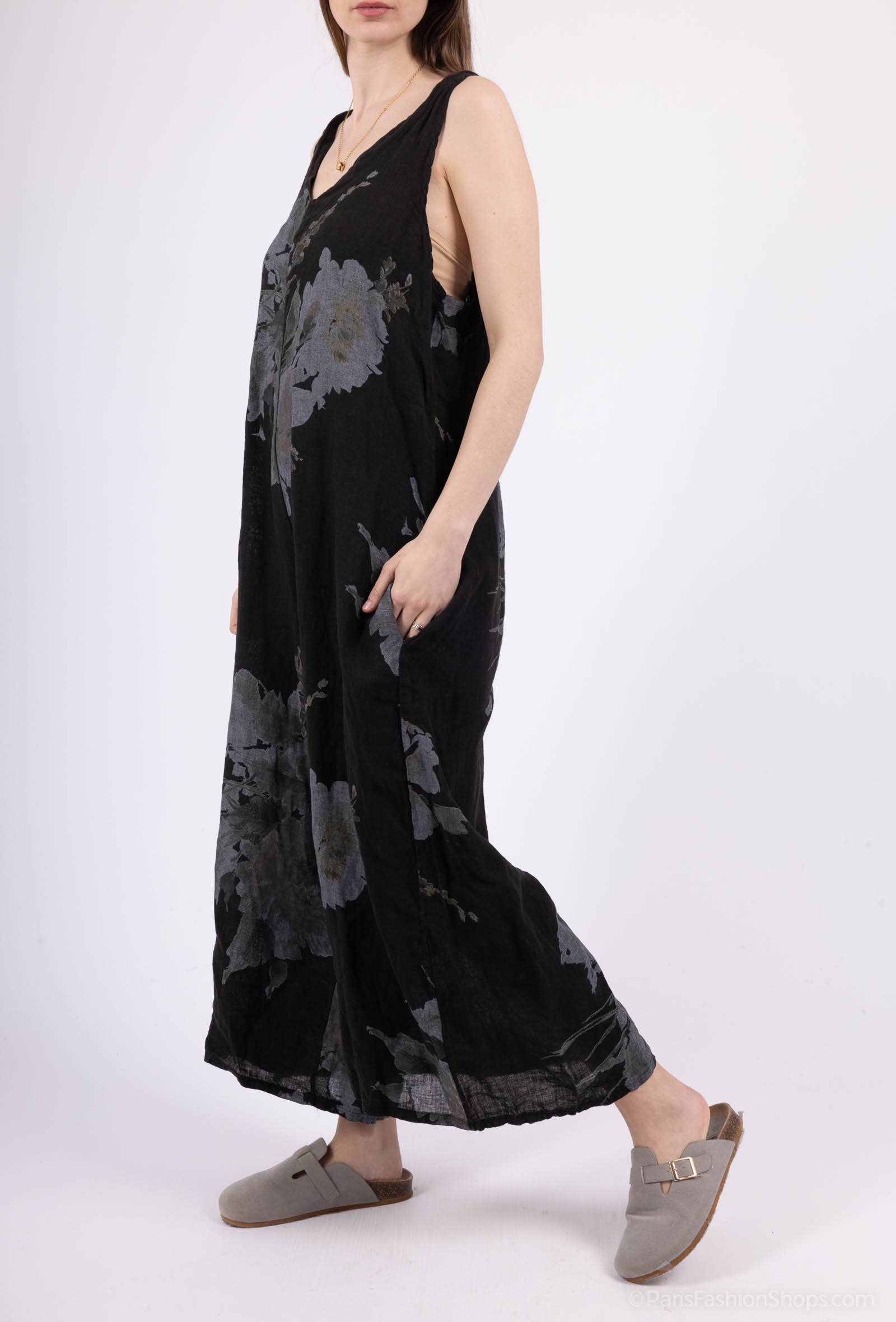 Shyloh - Wholesale Onesie - Women's - Flowy long dress with floral print and straps 205993