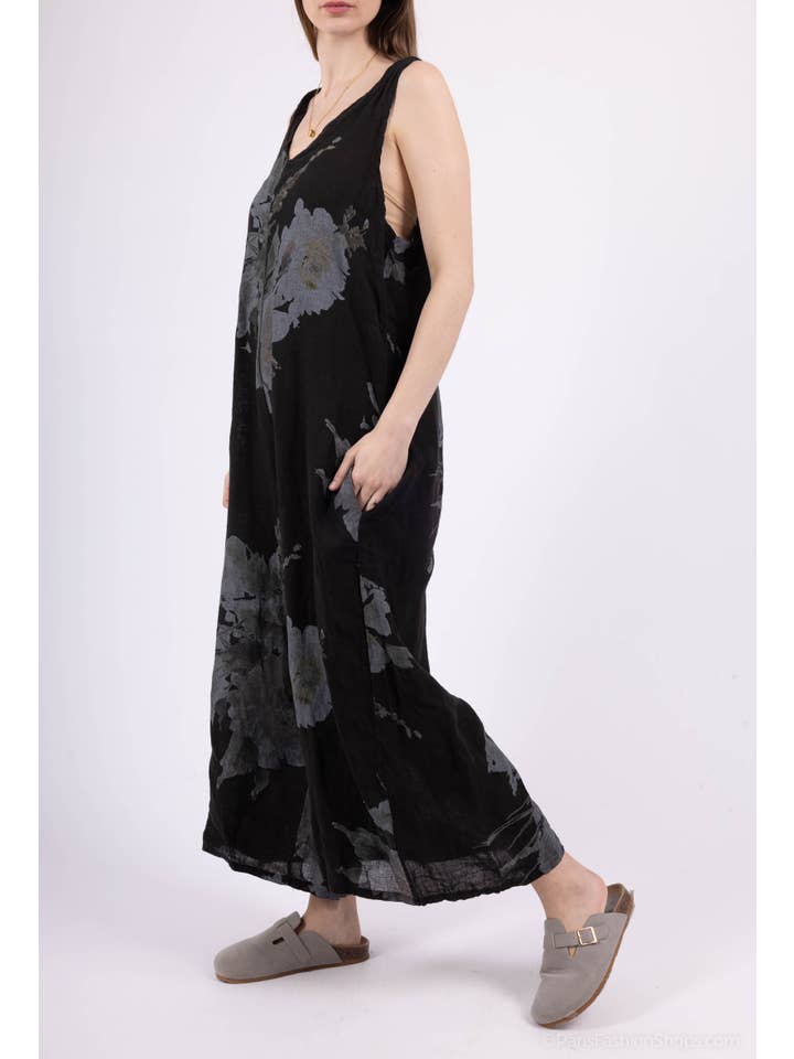 Shyloh - Wholesale Onesie - Women's - Flowy long dress with floral print and straps 205993