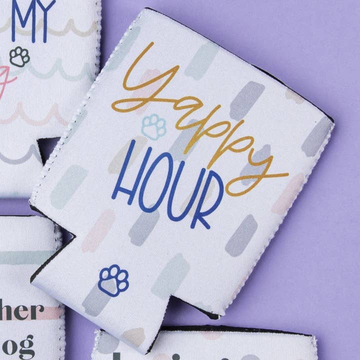 Isolateur Yappy Hour pour la vente par The Dapper Paw