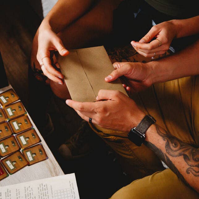 Project Genius - Wholesale Board Game - Madame Medora's House of Curiosities Escape-Room Board Game3