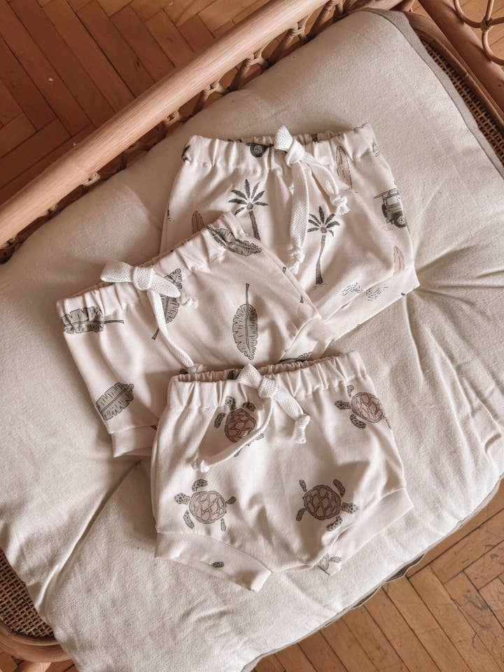 Shorts pour bébé garçon/imprimés d'été pour la vente par PETITE EvelinaApparel