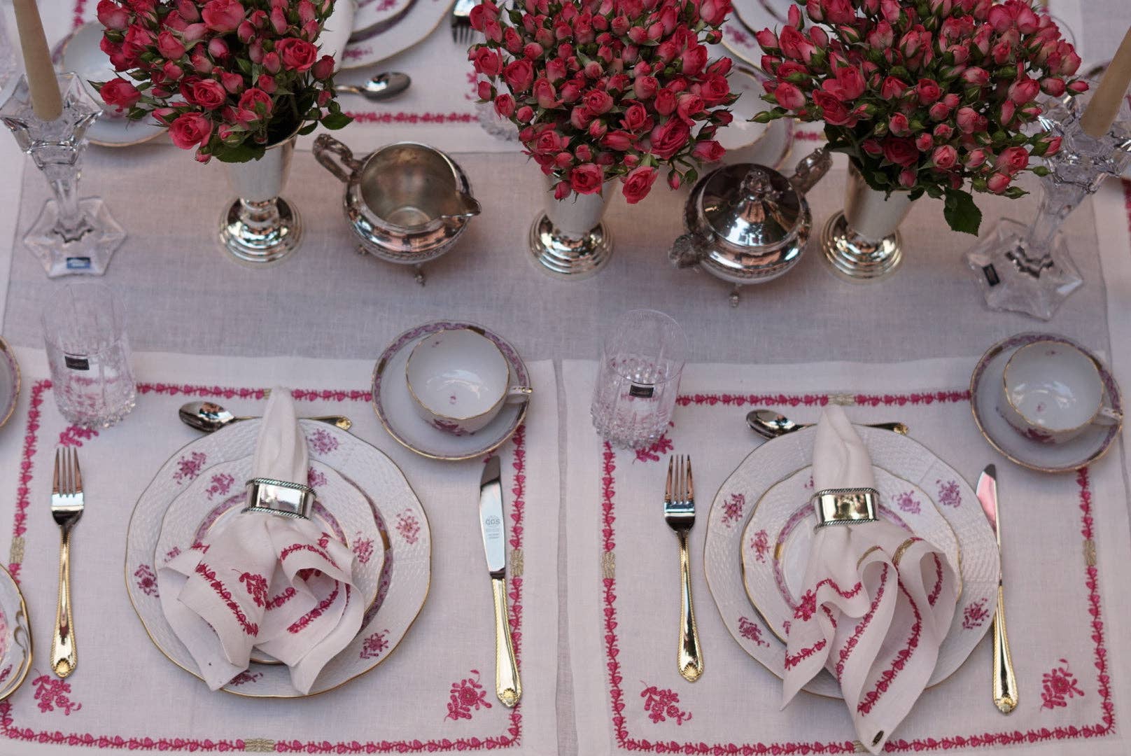 Tulip Haus - Wholesale Placemat - Herend %100 Linen Placemats, Floral Embriodery2