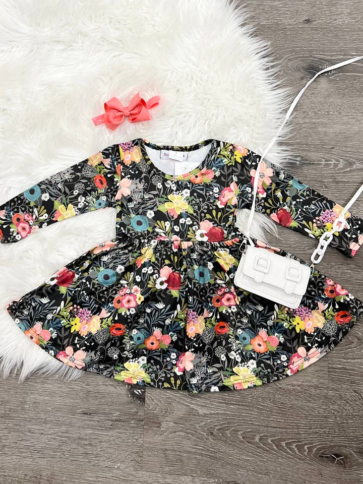 Schwarz - Twirly Kleid mit Blumen für den Großhandel von Two Cute Boutique LLC