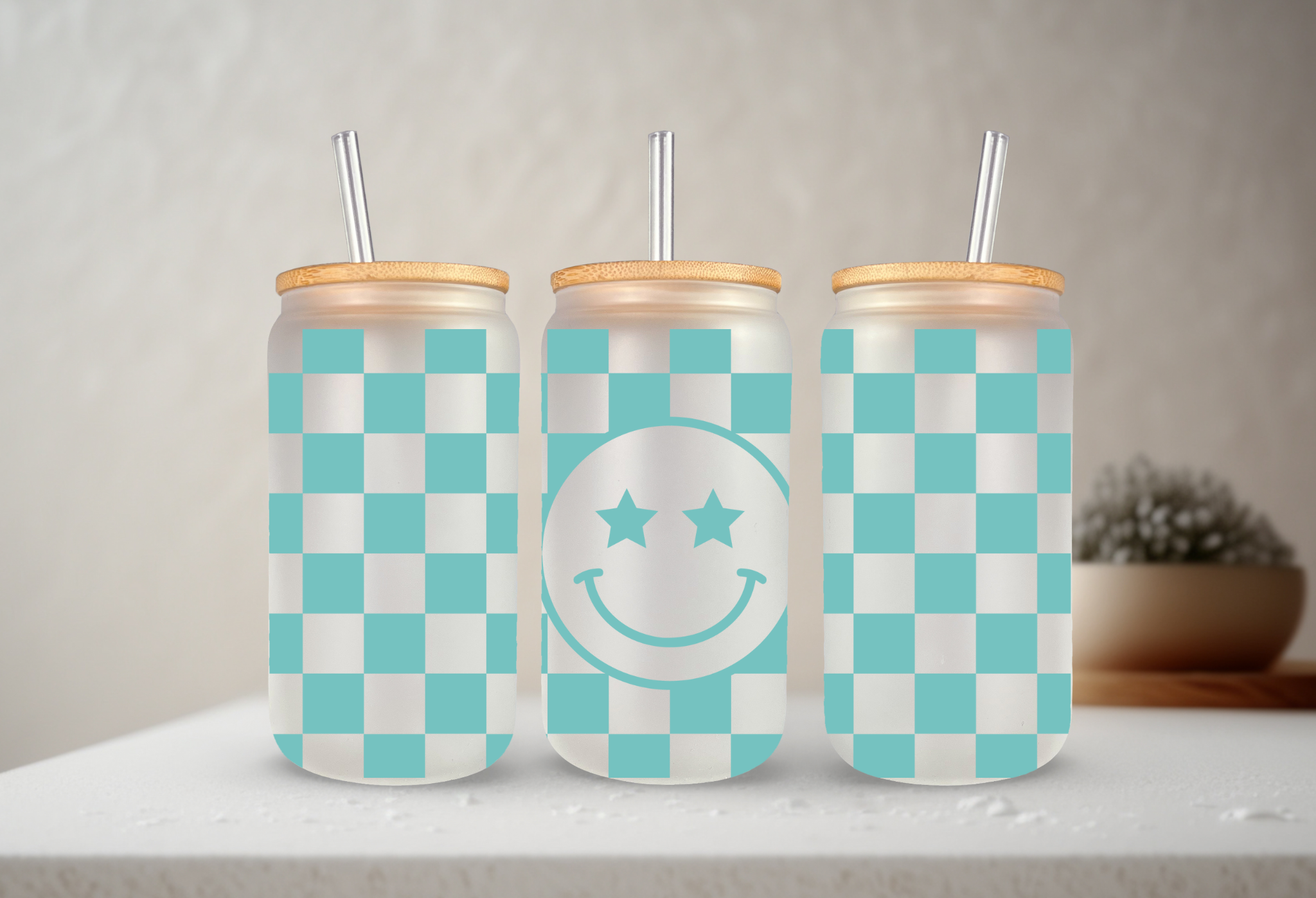 SKS Design Studio - Wholesale Drinking Glass/Cup - Checkered Smiley | UVDTF | 20 oz Libbey Can Glass with Bamboo Lid & Straw1