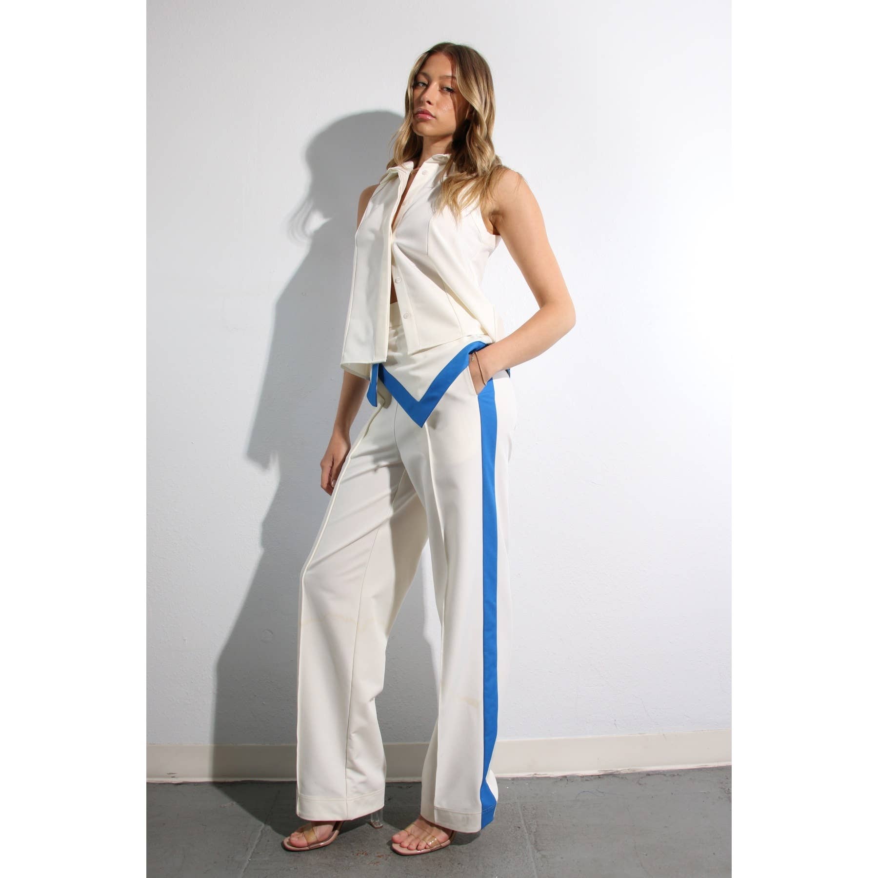 CREMA SET CAMICIE E PANTALONI in vendita all'ingrosso su Faire19