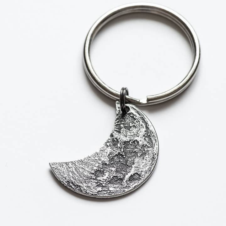Shire Post Mint – wholesale Nyckelring - Unisex – Crescent Silver Moon halsband eller nyckelring1