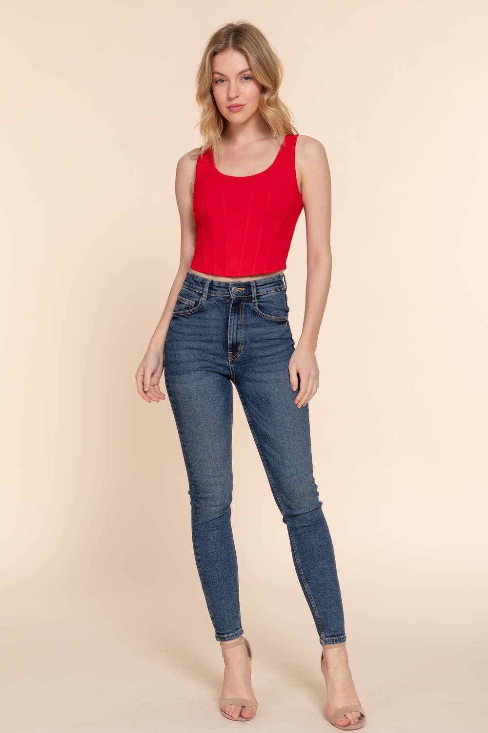 Active Basic | Active USA - Venta al por mayor Jersey corto de punto - Mujer - Top de punto sin mangas con dobladillo curvo y detalle de forro  8