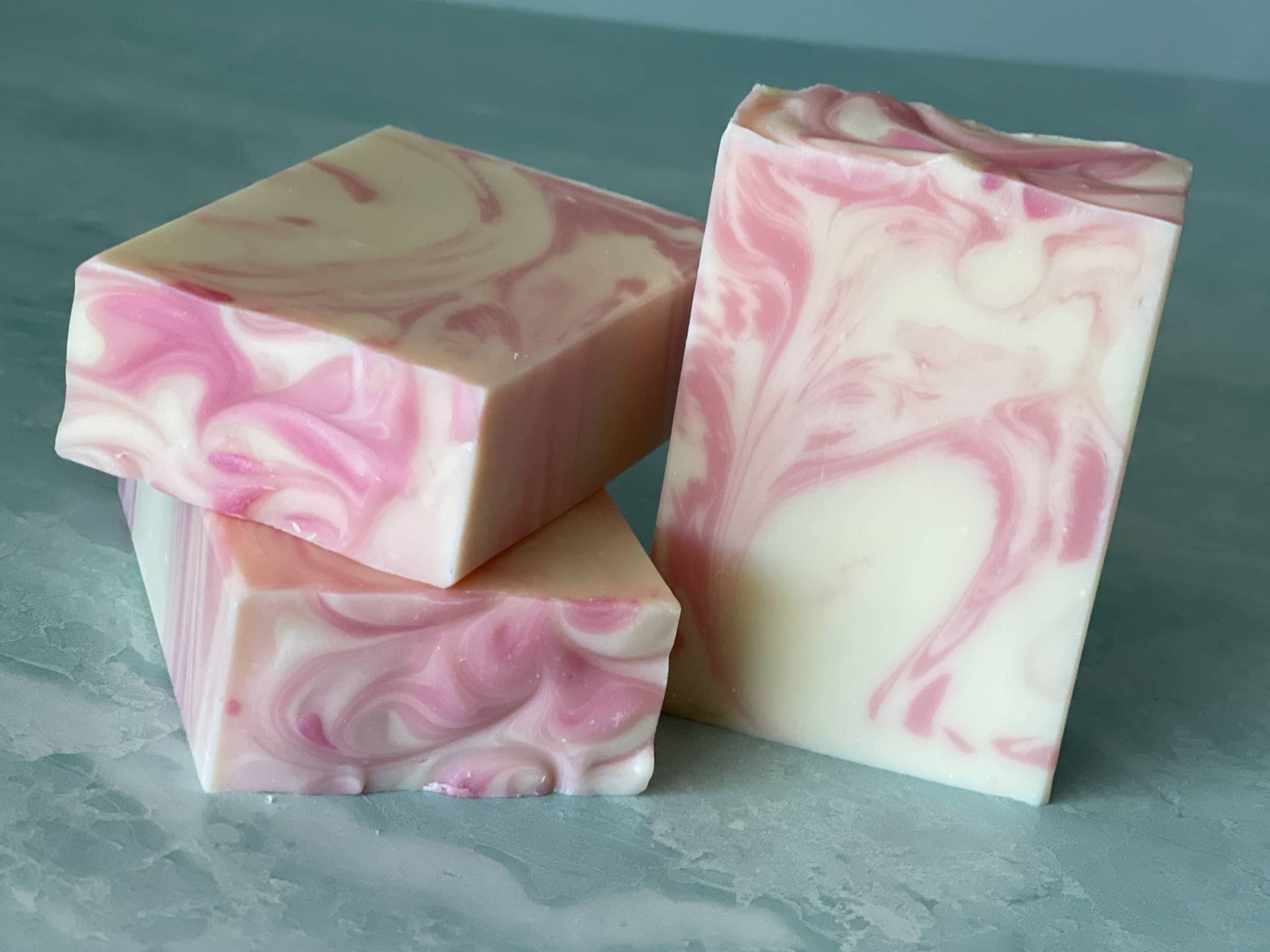 AM & Co. - Wholesale Bar Soap - Pretty in Pink Tallow Soap White Label1