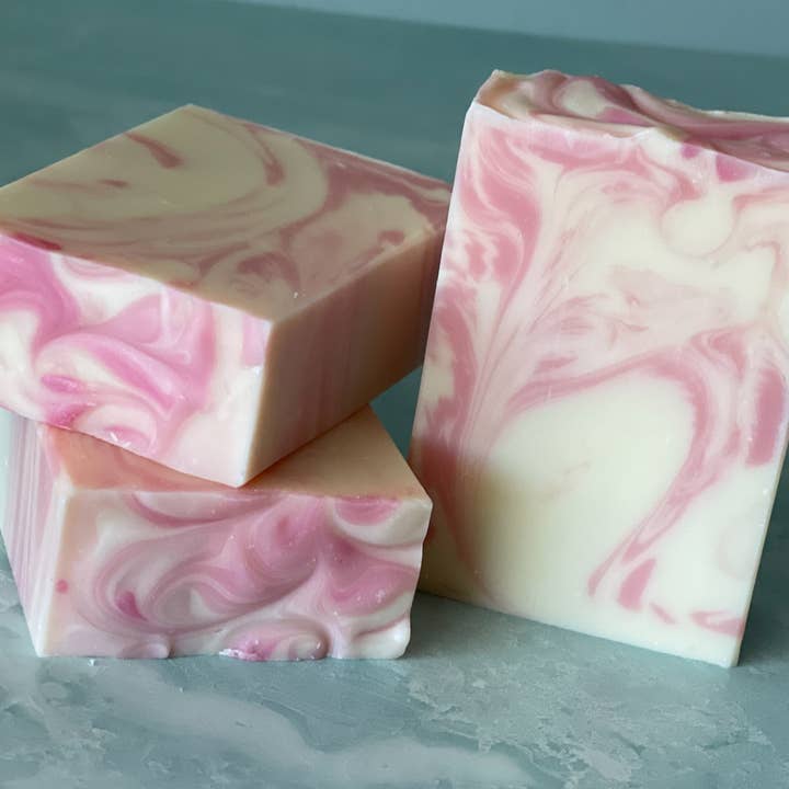 AM & Co. - Wholesale Bar Soap - Pretty in Pink Tallow Soap White Label1