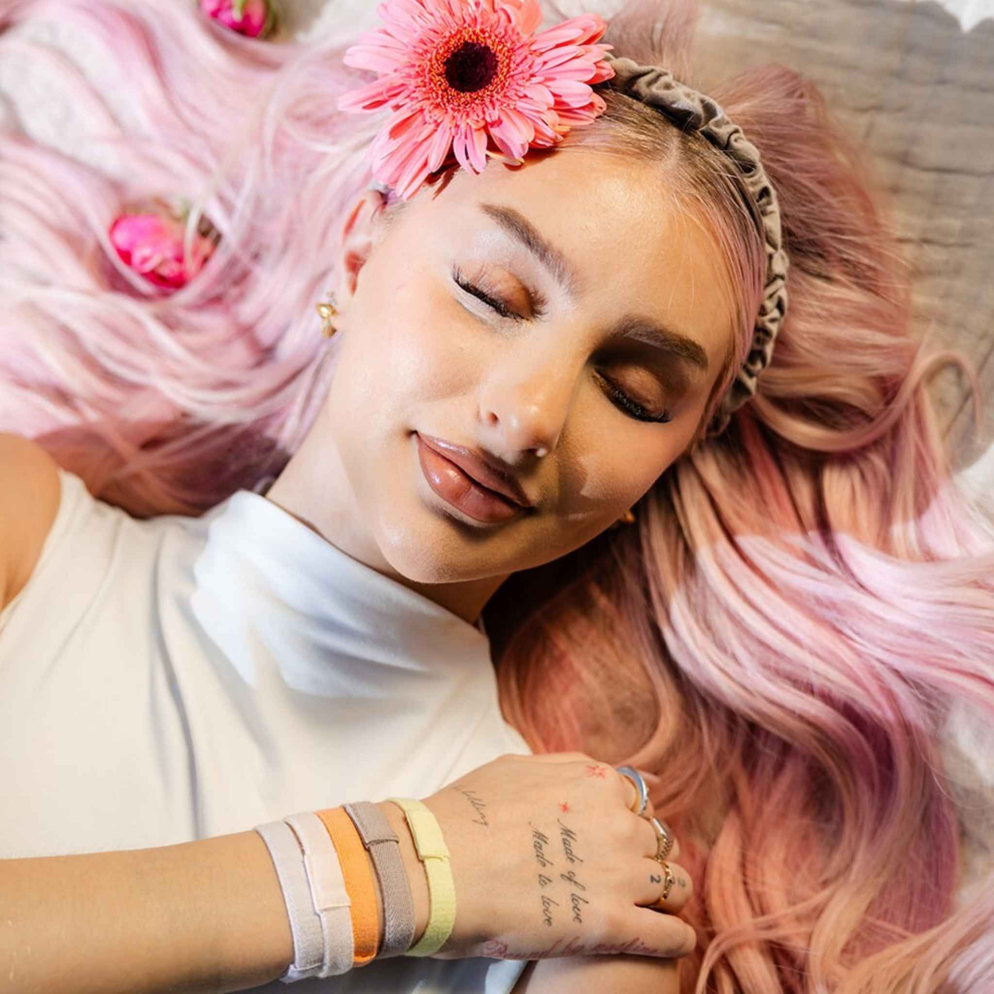 KOOSHOO – wholesale Hair tie – Plastic-free Flat Hair Ties Pastel Colors - Bright Spark1