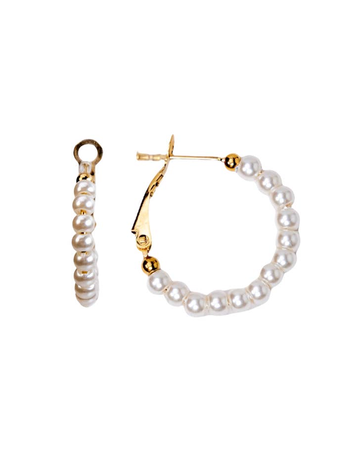 Le Cottage de ma Sœur | Imperméable | Boucles d'Oreilles Créoles en Perles Simulées pour la vente par My Sister's Cottage