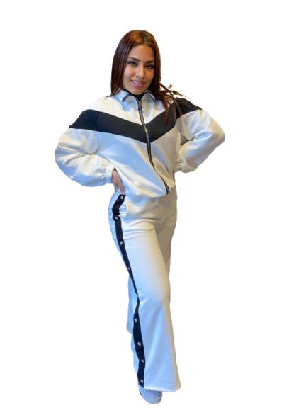 96502 PANTALON EN MOLLETON AVEC BANDE LATÉRALE pour la vente par MAGNVS