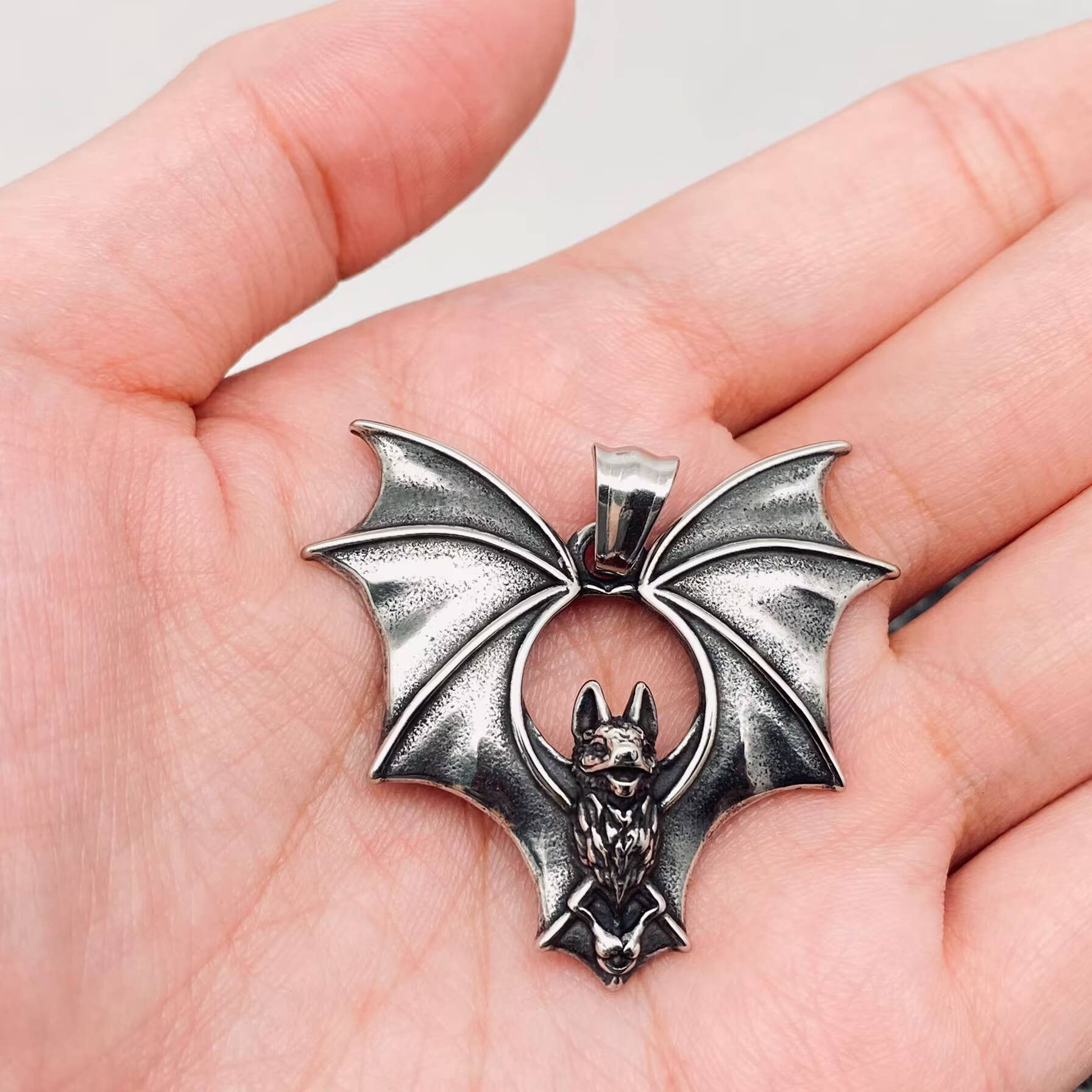 Mio Queena - Wholesale Craft Supplies - Gothic Stainless Steel Bat Pendant - MJ/MNP/GT