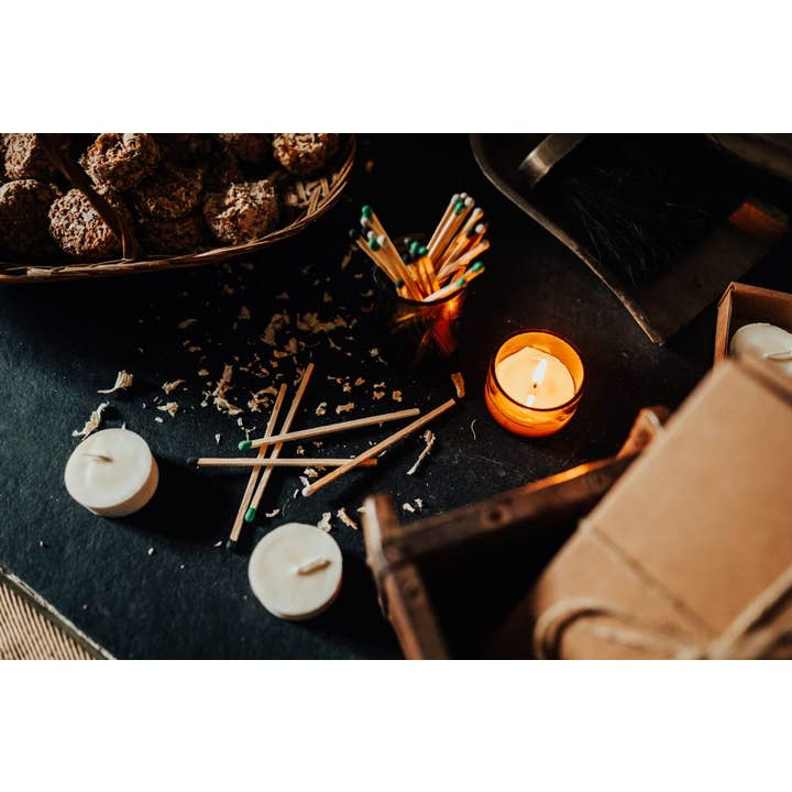 Old Green – wholesale Tea light candles – Box of 10 Olive Wax Christmas Tealights - 40 hour burn time3