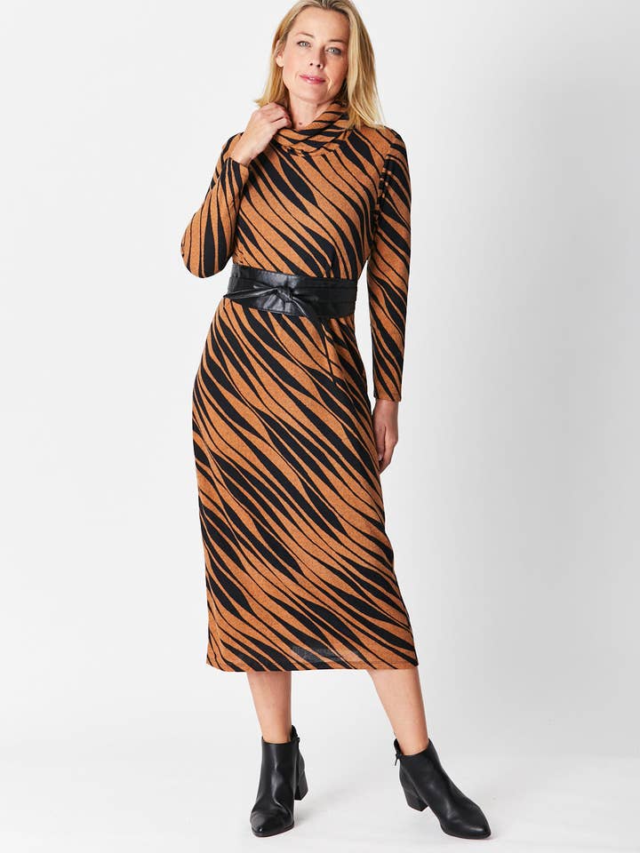 CARAMELO Y NEGRO VESTIDO LARGO ESTAMPADO - TOFFEE/NEGRO 29609 - SW de venta al por mayor en Faire4