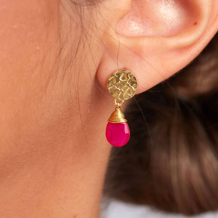 Abigail Ørering Guld Belagt - Pink Fuchsia Onyx for engroshandel hos Schmuckoo Berlin