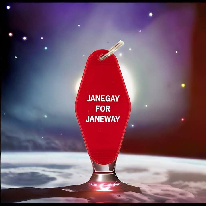 Janegay Pour Janeway Motel Porte-clés Rouge pour la vente par GetBullish