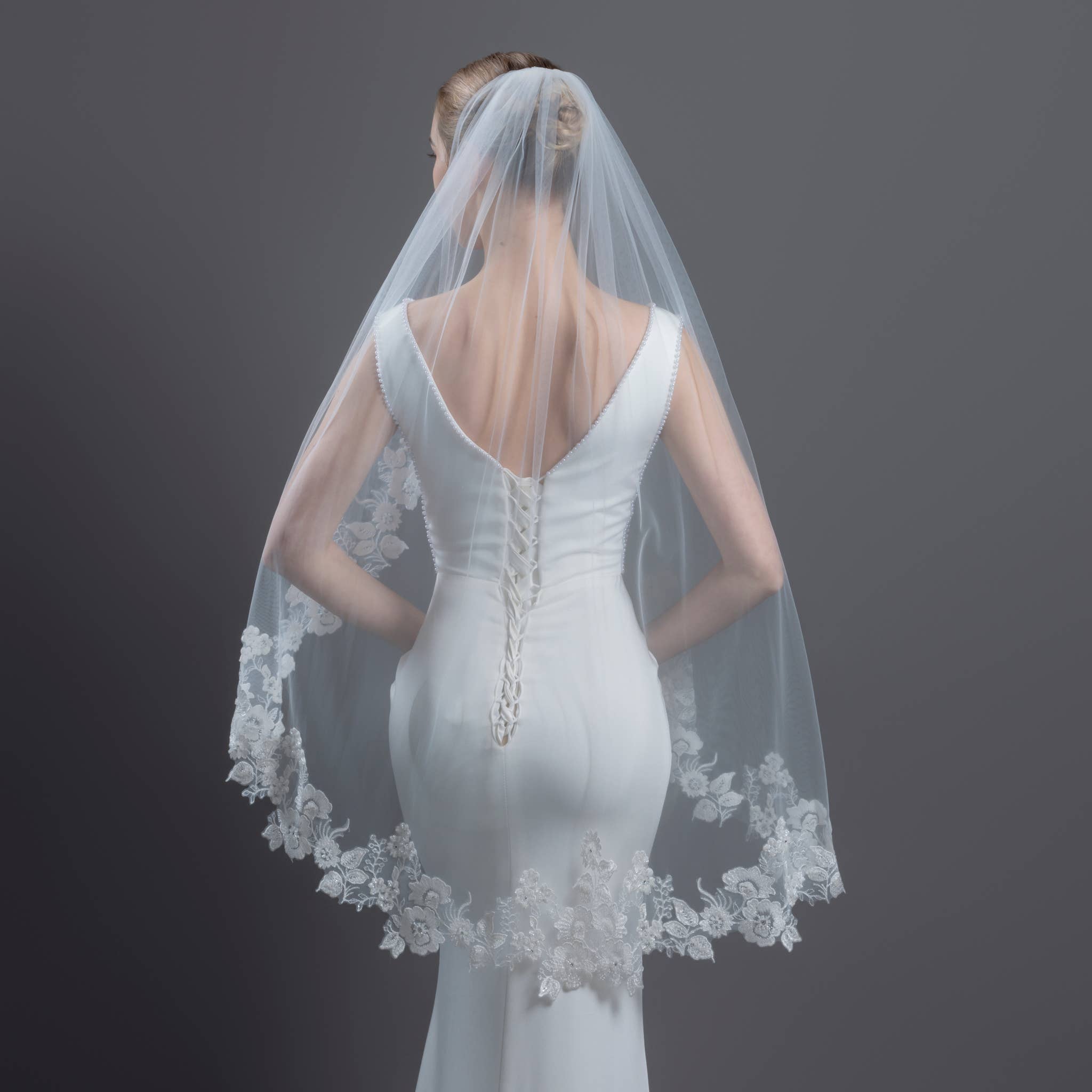 Farinosa Bridal – Engroshandel Slør - Dame – FS6230 Blomster Vin Broderet Blonde Brudeslør 42" 54" 120"2