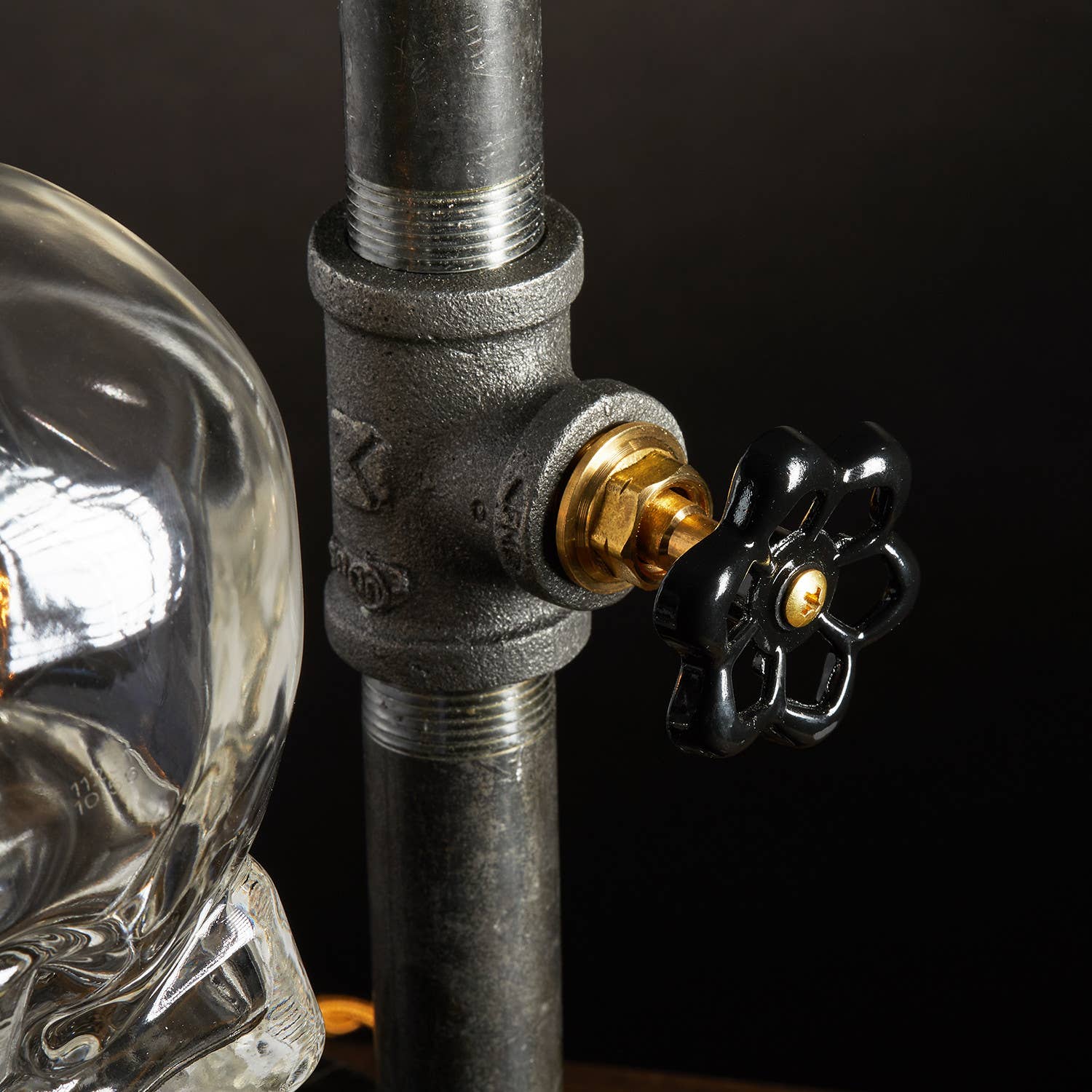 Fifty1st - Vendita all'ingrosso Lampada da scrivania/d'accento - Lampada da tavolo teschio « Max »2