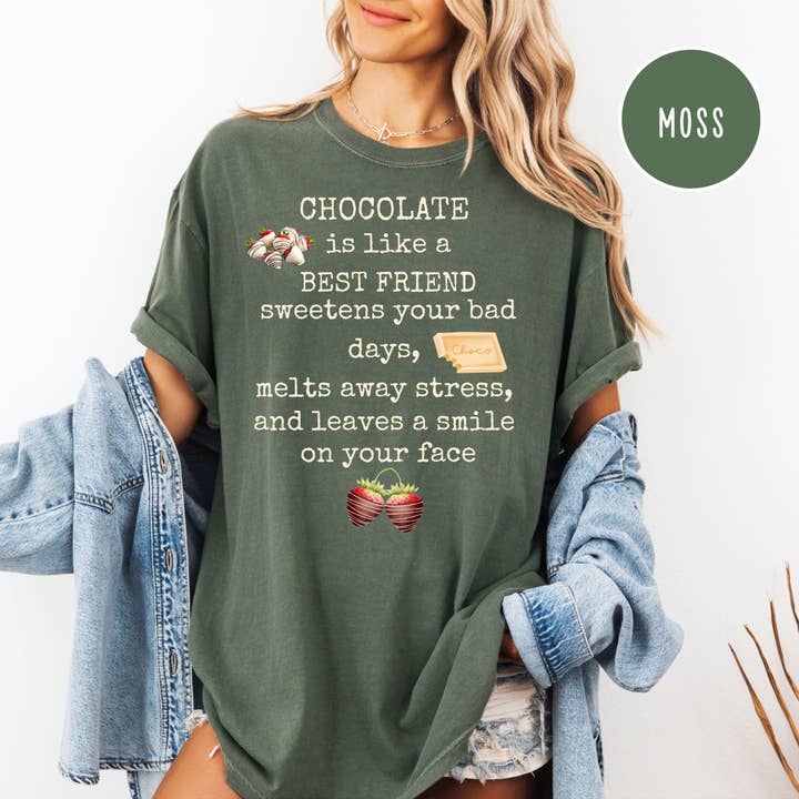 Chokolade er som en bedste ven komfortfarver T-shirt for engroshandel hos CindyL Boutique