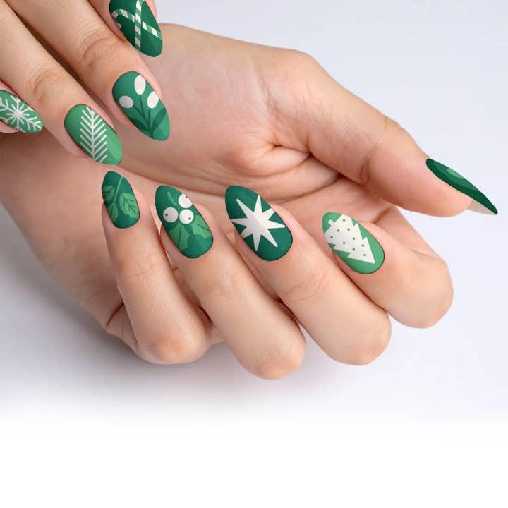 Frostig grünes Vergnügen Winterwunderland Aufklebbare Nägel für den Großhandel von FYNE BODY