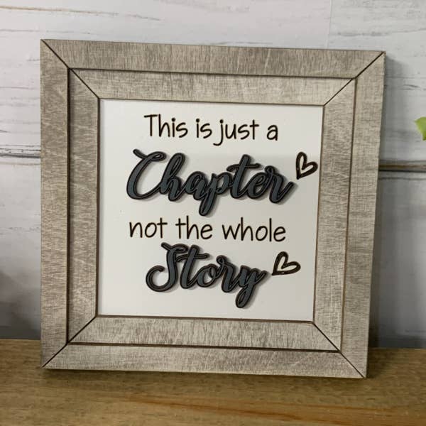 Décoration murale inspirante - Just a Chapter (2 tailles disponibles) pour la vente par Plums & Roses