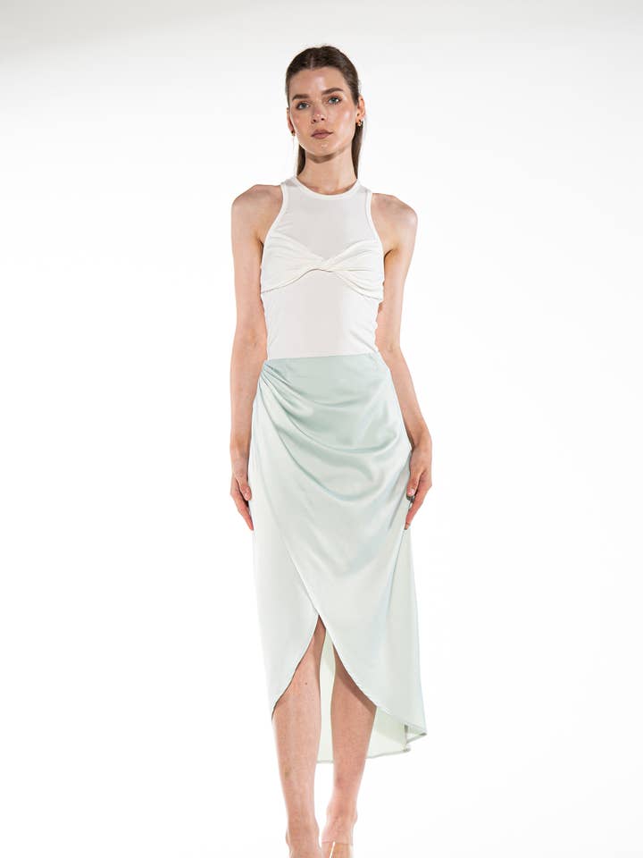 Whisper Drape Satijnen Midi Rok voor wholesale door DUSTY ROSE