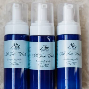Foaming Silk Facial Cleanser for wholesale by Mix Cosmetiques