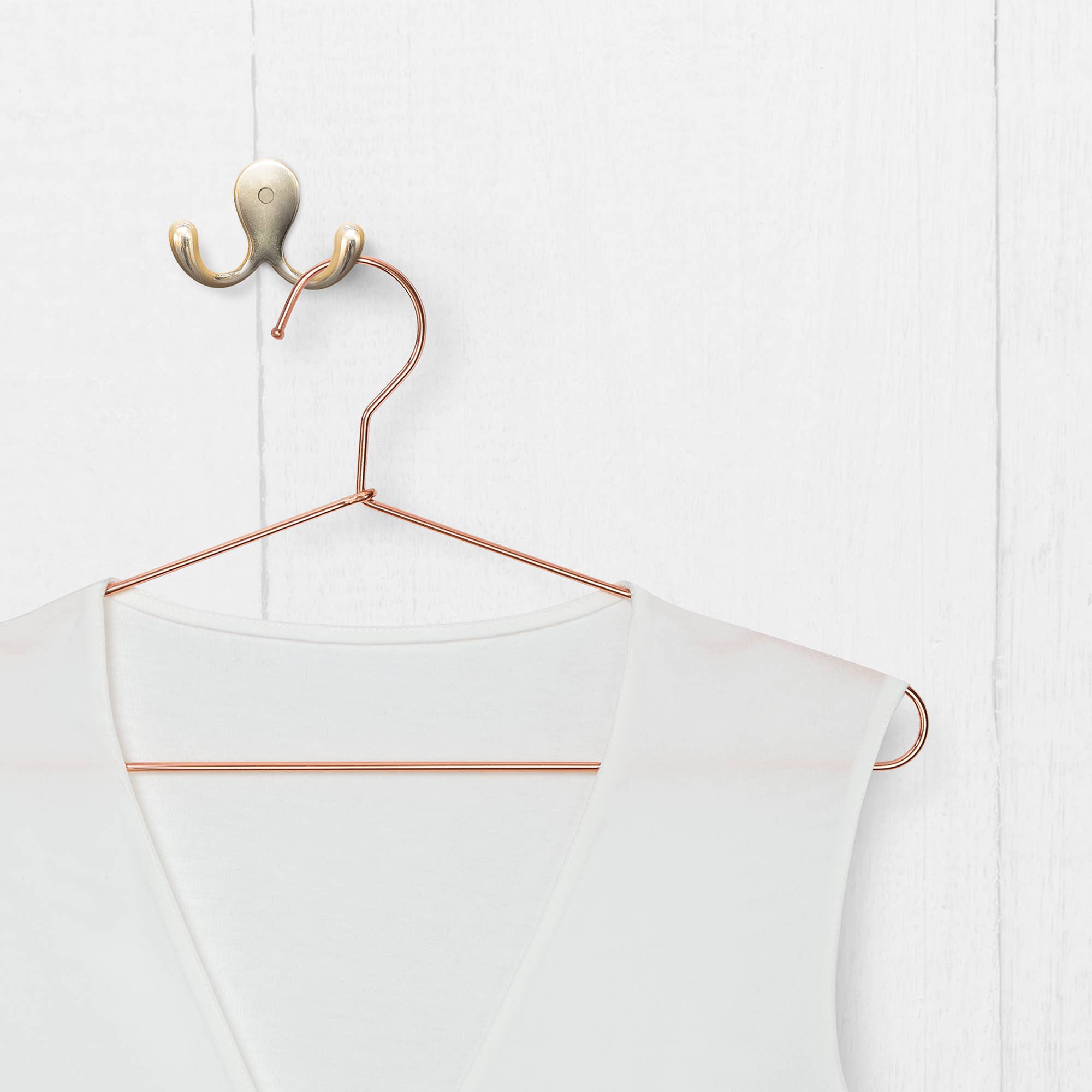 RAYEN - Wholesale Clothes Hangers - Packs of 5 copper hangers3