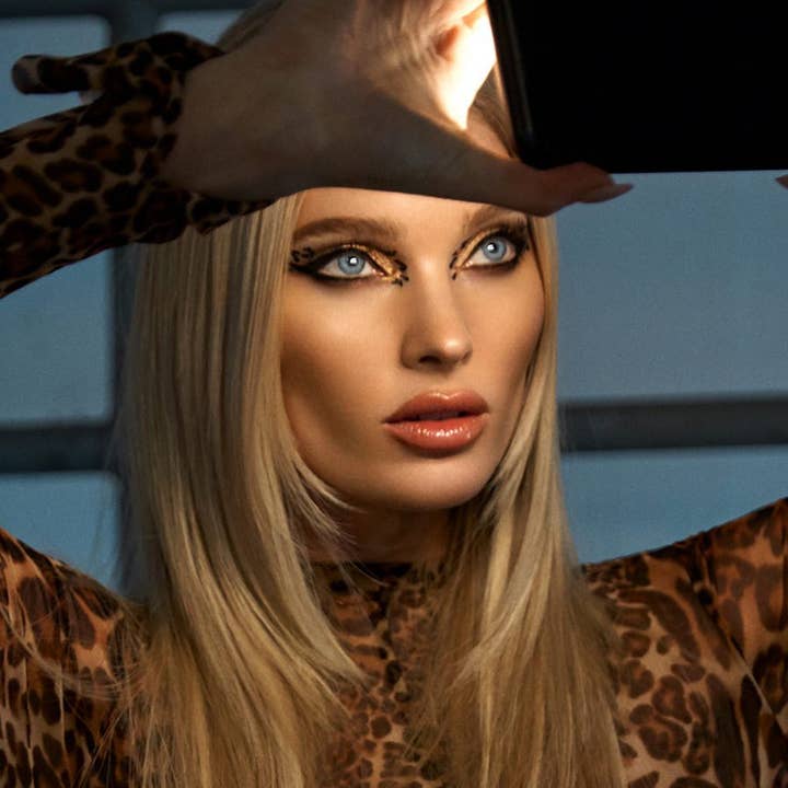 Brightmond Innovation AB - Vendita all'ingrosso Custodia per cellulare - Donna - Brightmond Spotlight Mirrorcase per iPhone XS Max8