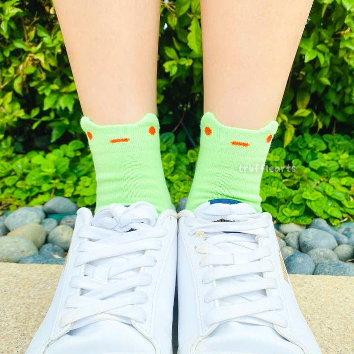 Truffle Arts - Wholesale Socks - Women's - Wawa the Frog Socks