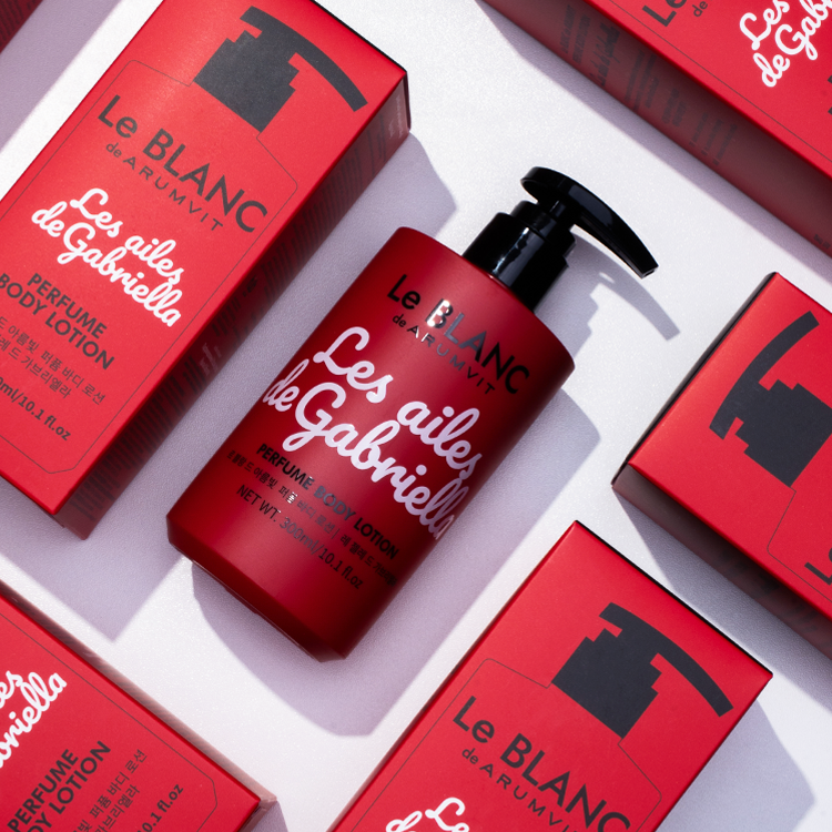 LADAMER, OSHINCHAE,MEDI-PEEL(MDP+) - Wholesale Body Cream/Lotion - Le BLANC – Les ailes de Gabriella Body Lotion 300ml 2