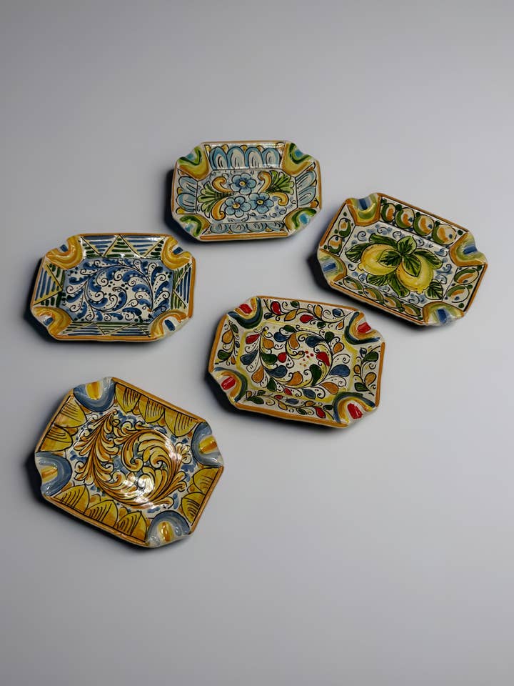 Rechthoekige Asbak 12 x 9 cm Caltagirone Keramiek voor wholesale door DD Ceramiche Siciliane
