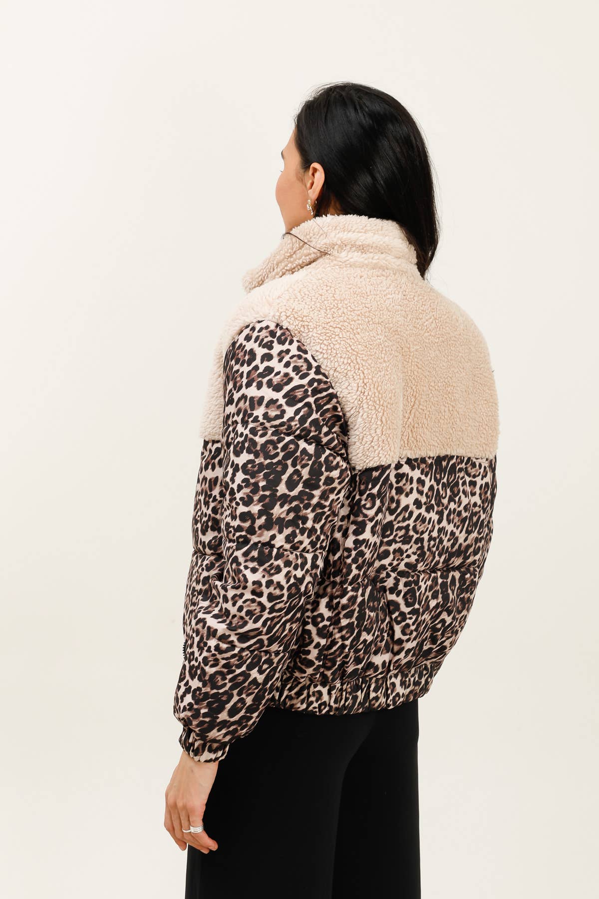 MOOYA - Wholesale Puffer Jacket - Women's - Short fleece and leopard puffer jacket - ZNS0025