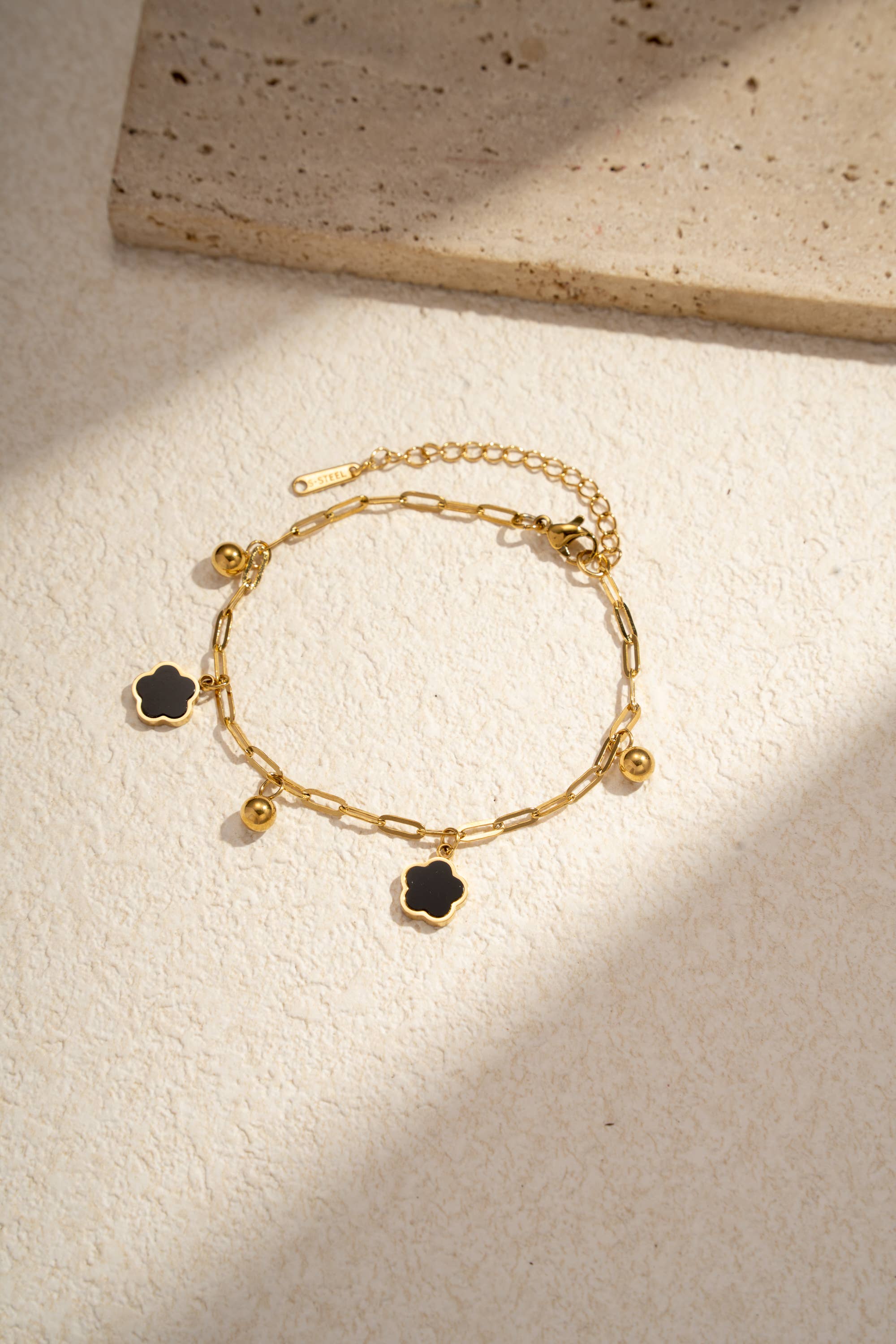 COSMOS - Wholesale Charm/Dangle Bracelet - Stainless steel clover charm bracelet2