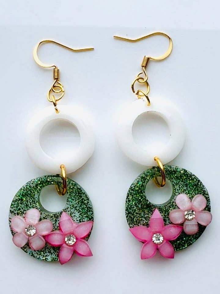 Boucles d'oreilles Clôture Blanche Jardin Vert pour la vente par Soderena Designs