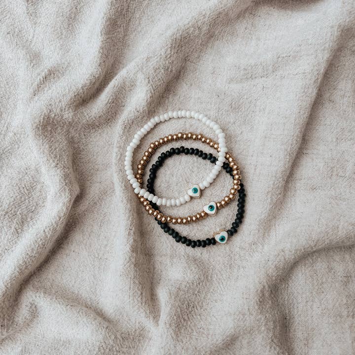 Oak + Eve – Großhandel Perlenarmband – Das Herzarmband mit dem bösen Blick