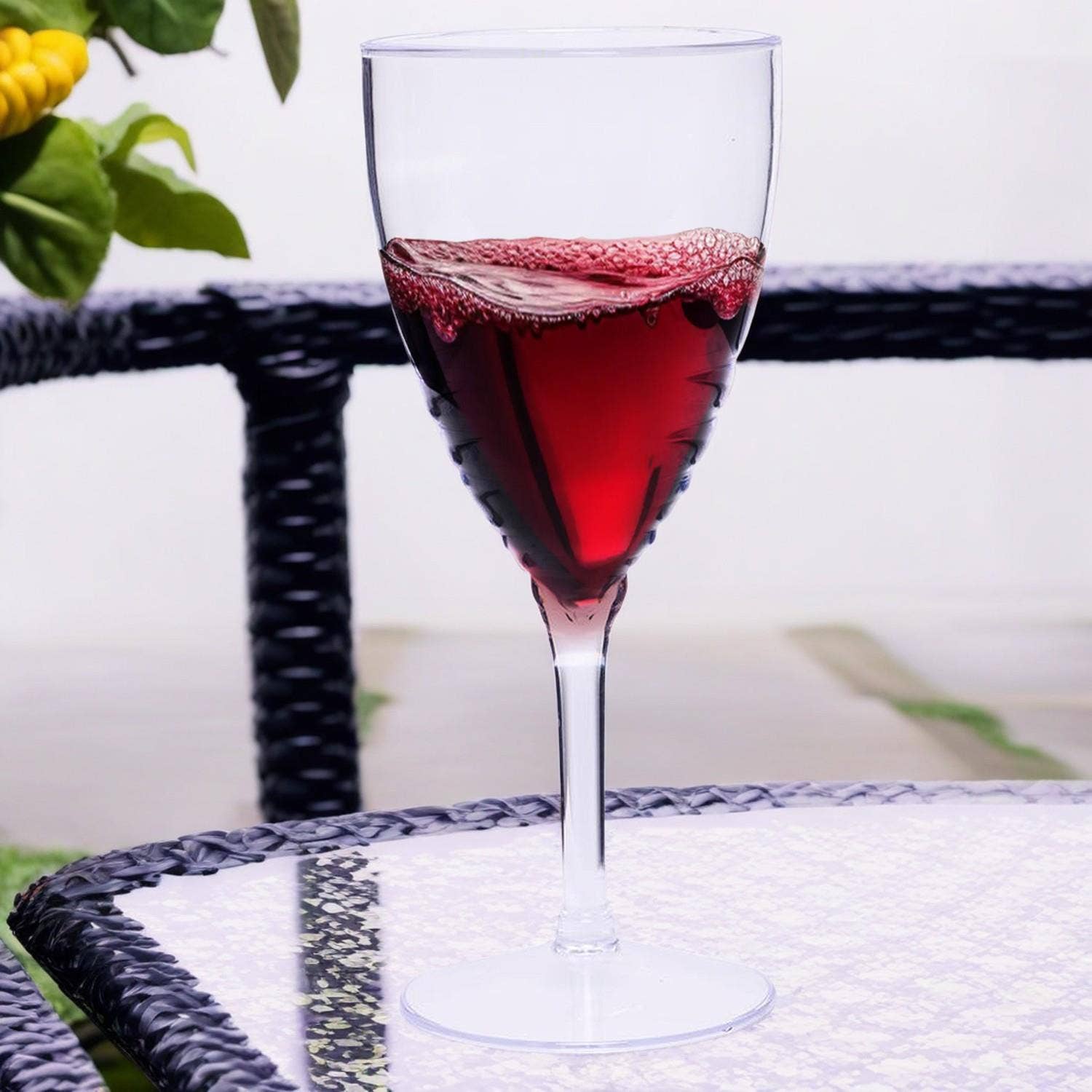 Daniel James – wholesale Wine glass – Pack of 4 Plastic Swirl Wine Glasses by Alex Nash3