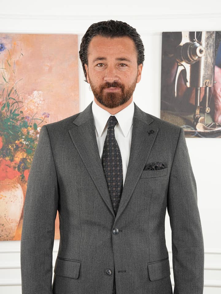 Mellemgrå herre dobbeltradet uld jakkesæt i regulær slim fit for engroshandel hos parez suits