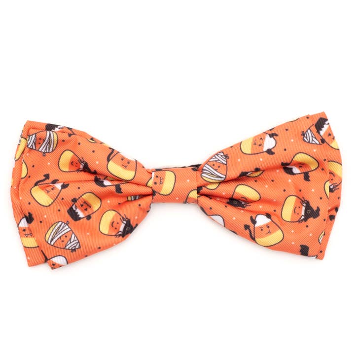 Nœud papillon Candy Corn Ghouls pour la vente par The Worthy Dog