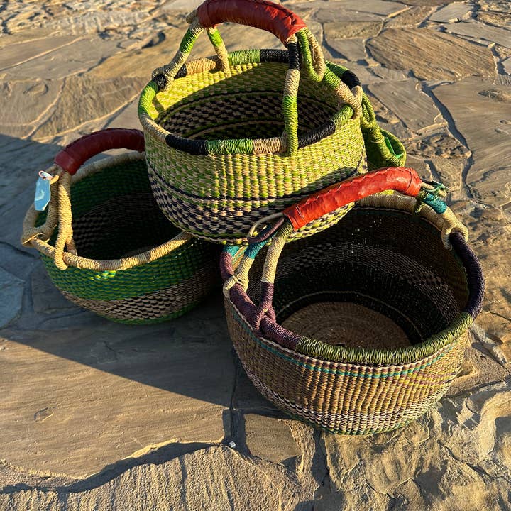 The African Home Goods - Wholesale Basket - Round Bolga Market Basket w/ Leather Wrapped Handle - Green Assorted 1 EA5
