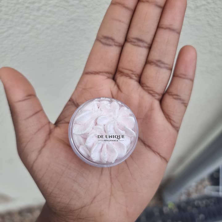 De Unique Fragrance - Vente Gommage/exfoliant pour le corps - Échantillon de gommage pour le corps fouetté 10/ Gommage corps fouetté
