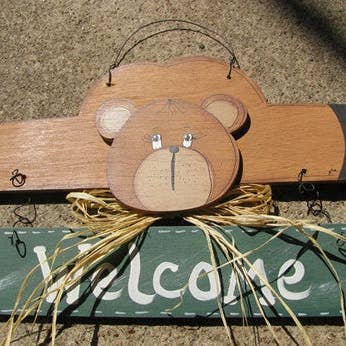 Country Crafts 9001G Välkommen Björn Grön Banner för wholesale av Nannie and B's Crafts