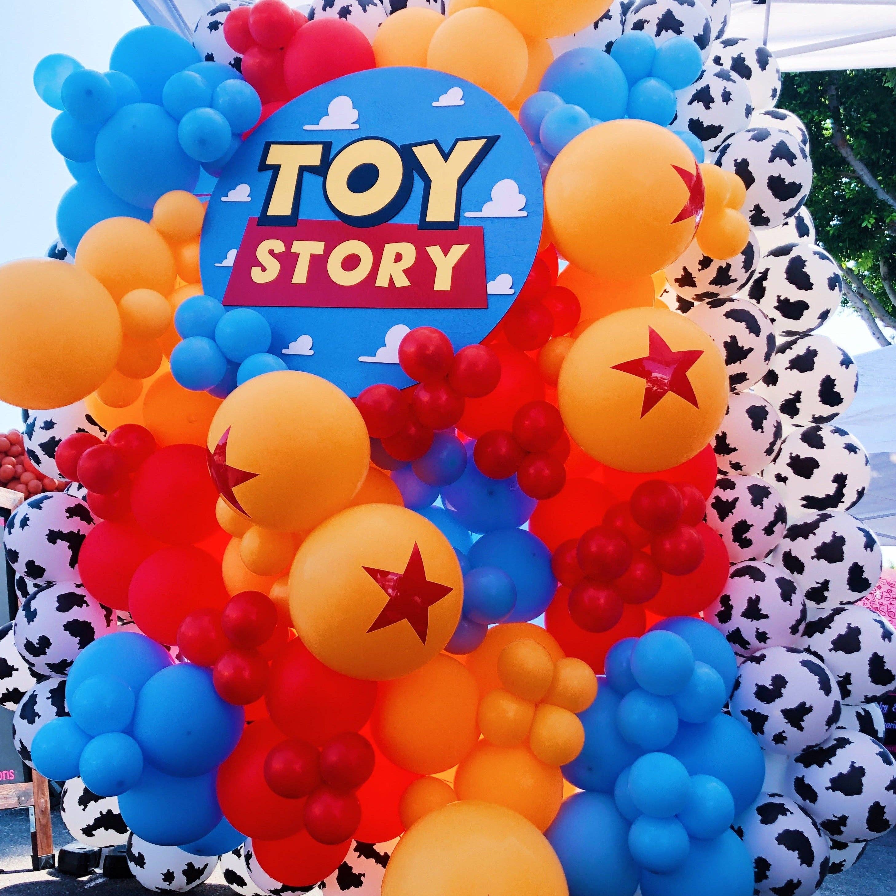 Black and White Cow Print Latex Balloons (10 Pack) for wholesale on Faire2