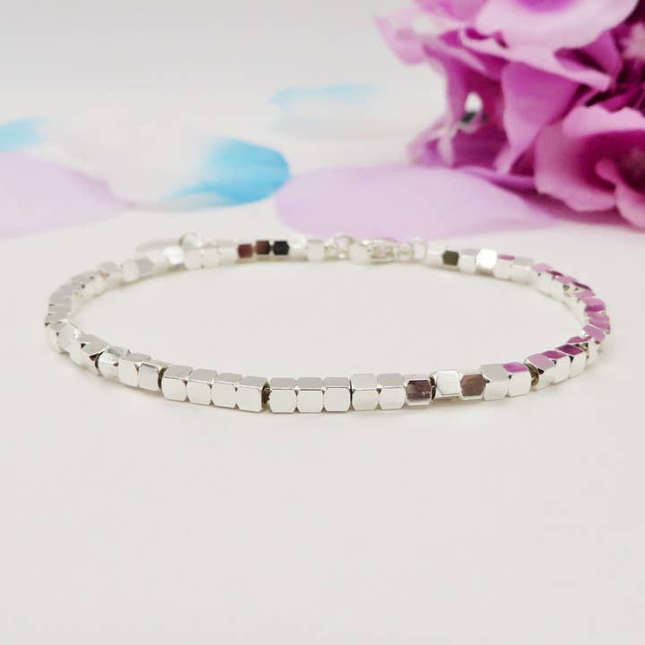 CUBETTI SLIM - bagnato ARGENTO ~ Bracciale UNISEX in ACCIAIO INOSSIDABILE for wholesale on Faire