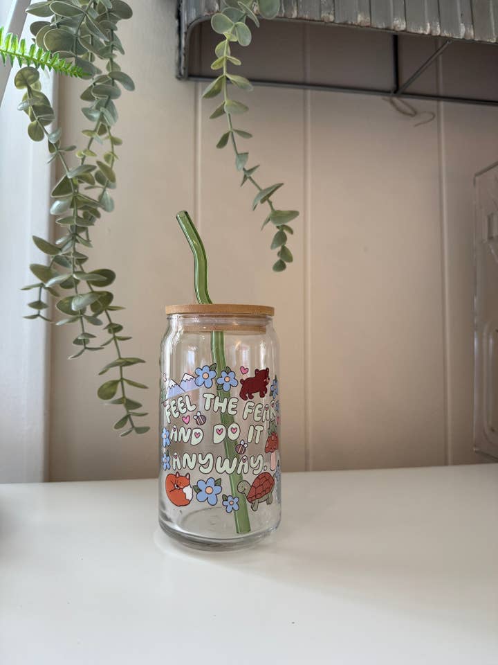 Voel de angst glazen beker voor wholesale door Powered By Daisies