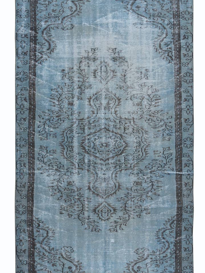 5x8.6 Ft ljusblå modern kontorsmatta. Unik studierumsmatta för wholesale av Rug Specialist LLC.