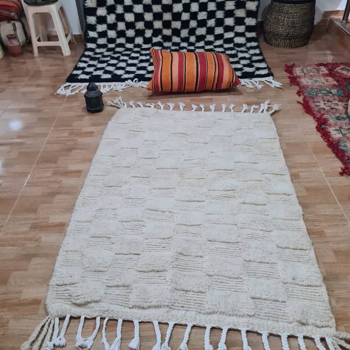 Autentisk håndknyttet Beni Ourain uldtæppe 200×300 cm 628 for engroshandel hos Maroccarpets Poufs and pillows wholesale +31648976894