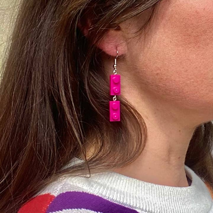 Brique d'Oreille – Großhandel Ohrhänger – Silberne hängende Ohrringe mit Lego-Stein4