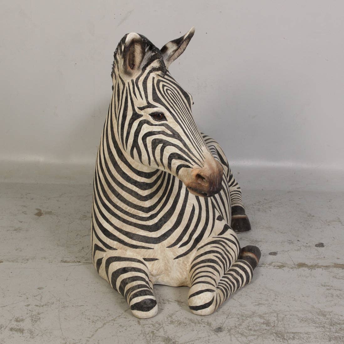 LM Treasures - Wholesale Decorative Tabletop Object - Zebra Bench Life Size Statue6